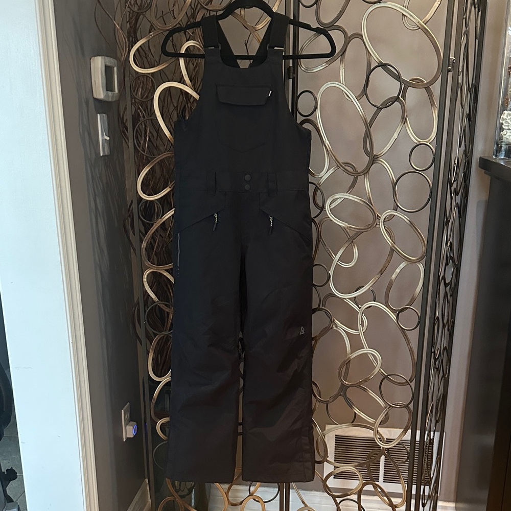 Girls Black Bib/Suspendor Snow pants